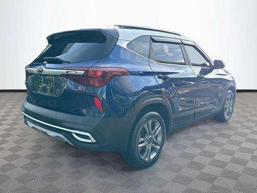 Dark Ocean Blue/White Roof 2021 Kia Seltos S