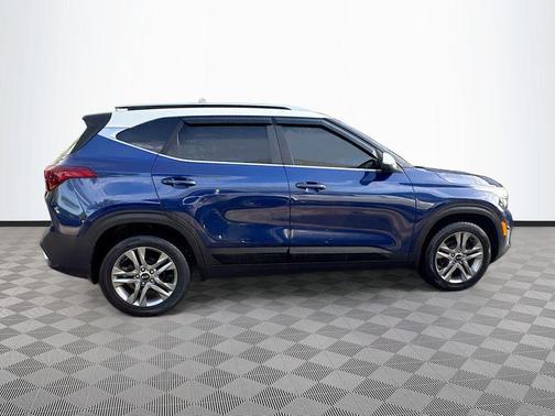 Dark Ocean Blue/White Roof 2021 Kia Seltos S