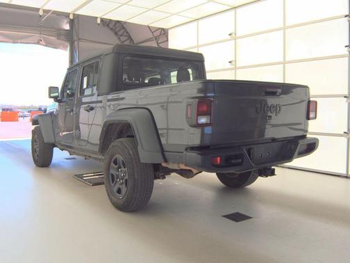 Granite Crystal Metallic Clearcoat 2023 Jeep Gladiator Sport