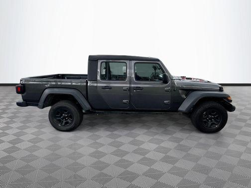 Granite Crystal Metallic Clearcoat 2023 Jeep Gladiator Sport