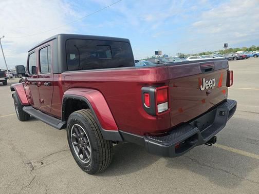Snazzberry Pearlcoat 2022 Jeep Gladiator Overland