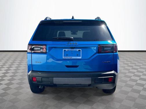Hydro Blue Pearlcoat 2026 Jeep Cherokee Laredo 4x4