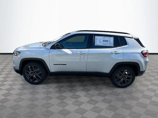 Silver Zynith Metallic Clearcoat 2026 Jeep Compass Latitude
