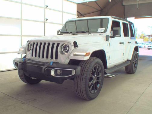 Bright White Clearcoat 2023 Jeep Wrangler 4xe Sahara