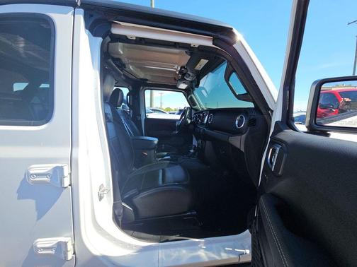 Bright White Clearcoat 2023 Jeep Wrangler 4xe Sahara