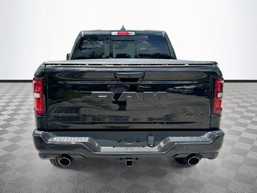 Diamond Black Crystal Pearlcoat 2026 RAM 1500 Big Horn/Lone Star