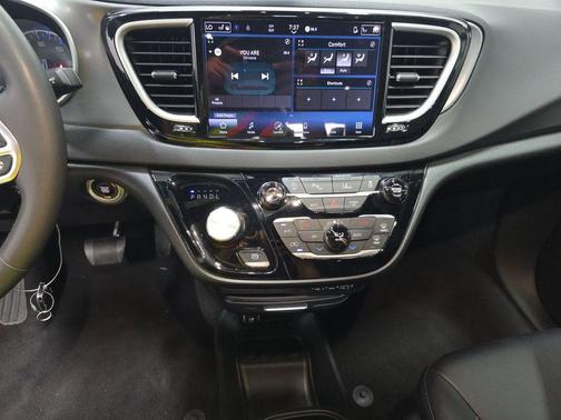Gray Clearcoat 2025 Chrysler Pacifica L