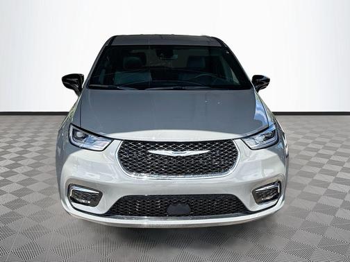 Gray Clearcoat 2025 Chrysler Pacifica L