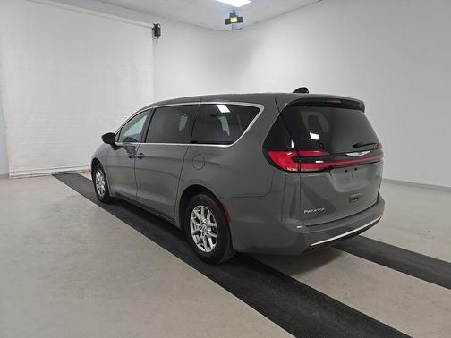 Gray Clearcoat 2025 Chrysler Pacifica L