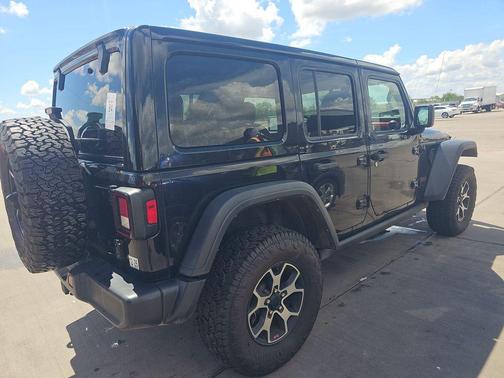 Black Clearcoat 2022 Jeep Wrangler Unlimited Rubicon