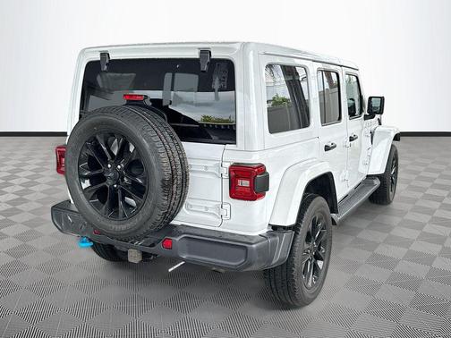 Bright White Clearcoat 2022 Jeep Wrangler Unlimited 4xe Sahara