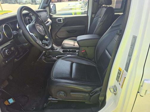 Bright White Clearcoat 2023 Jeep Wrangler 4xe Sahara