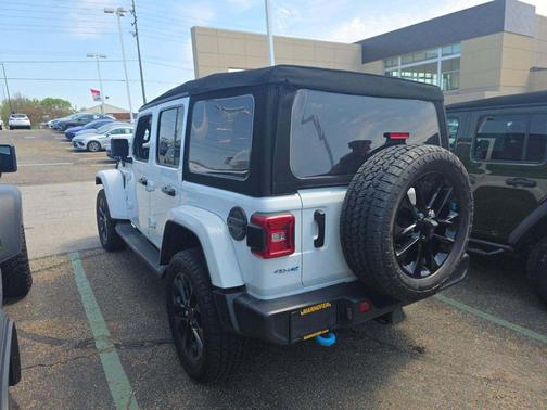 Bright White Clearcoat 2023 Jeep Wrangler 4xe Sahara