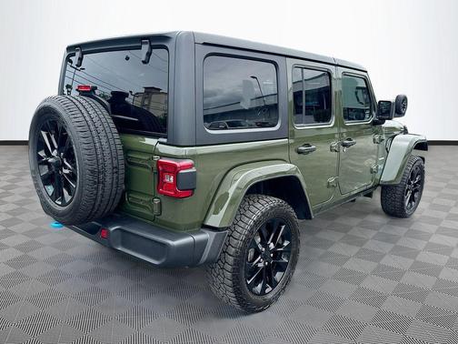 Sarge Green Clearcoat 2022 Jeep Wrangler Unlimited 4xe Sahara