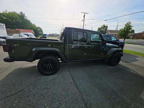 Sarge Green Clearcoat 2022 Jeep Gladiator Willys 4x4