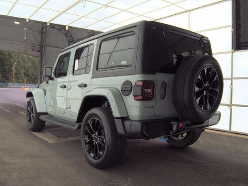 Earl Clearcoat 2023 Jeep Wrangler 4xe Sahara