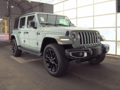 Earl Clearcoat 2023 Jeep Wrangler 4xe Sahara