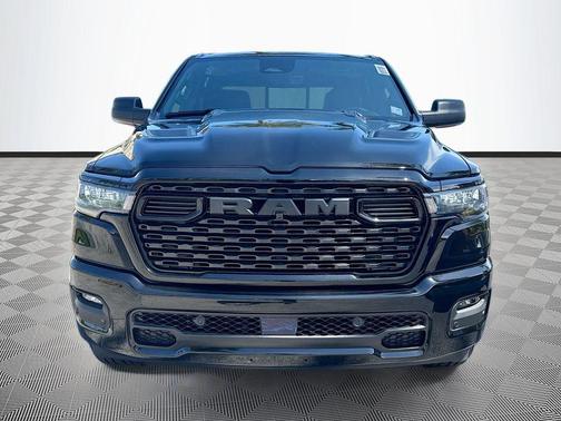 Diamond Black Crystal Pearlcoat 2026 RAM 1500 Express