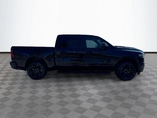 Diamond Black Crystal Pearlcoat 2026 RAM 1500 Express
