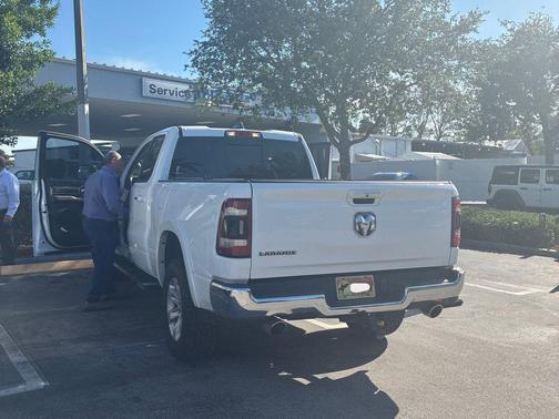 Bright White Clearcoat 2020 RAM 1500 Laramie