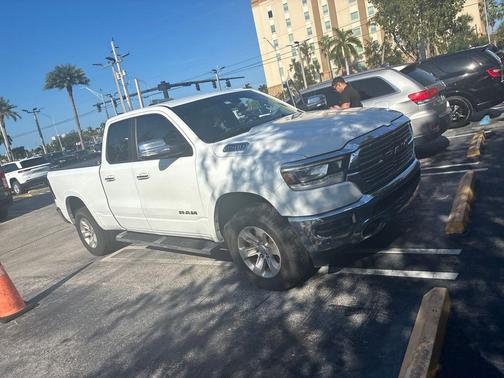 Bright White Clearcoat 2020 RAM 1500 Laramie