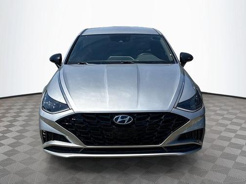 Shimmering Silver Pearl 2020 Hyundai SONATA SEL Plus