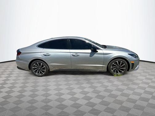 Shimmering Silver Pearl 2020 Hyundai SONATA SEL Plus