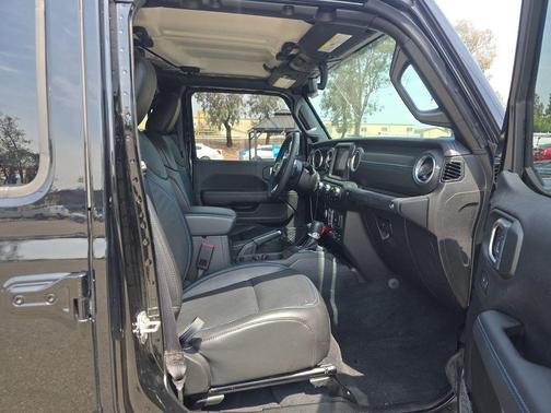 Black Clearcoat 2023 Jeep Wrangler 4xe Rubicon