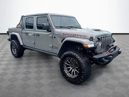 Sting-Gray Clearcoat 2021 Jeep Gladiator Mojave 4x4