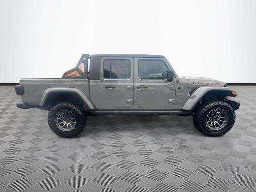 Sting-Gray Clearcoat 2021 Jeep Gladiator Mojave 4x4