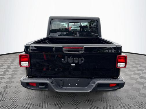 Black Clearcoat 2026 Jeep Gladiator Sport