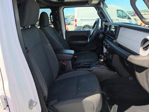 Bright White Clearcoat 2024 Jeep Wrangler Sport