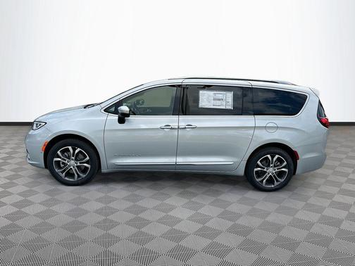 Silver Mist Clearcoat 2026 Chrysler Pacifica L