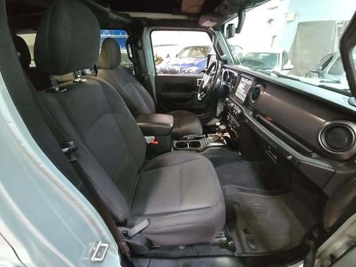 Earl Clearcoat 2023 Jeep Wrangler 4xe Willys