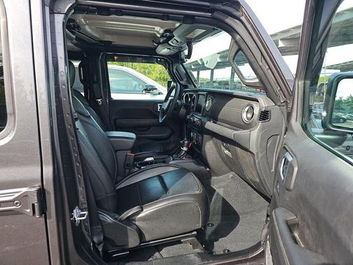 Granite Crystal Metallic Clearcoat 2023 Jeep Wrangler 4xe Sahara