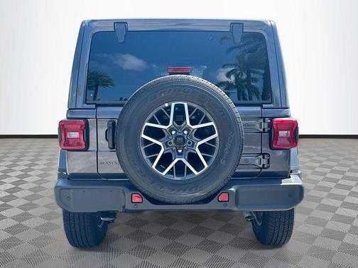 Granite Crystal Metallic Clearcoat 2026 Jeep Wrangler 4-Door Sahara 4x4
