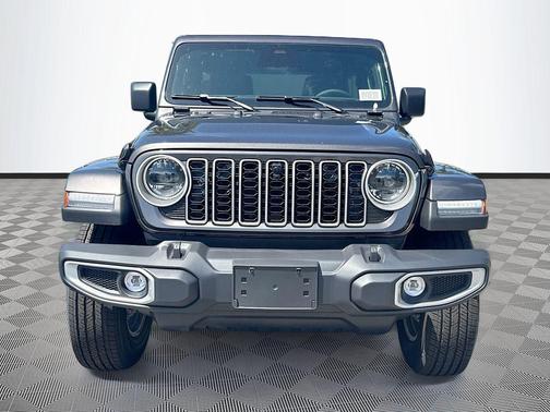 Granite Crystal Metallic Clearcoat 2026 Jeep Wrangler 4-Door Sahara 4x4