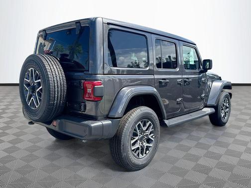 Granite Crystal Metallic Clearcoat 2026 Jeep Wrangler 4-Door Sahara 4x4