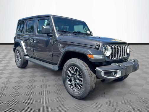 Granite Crystal Metallic Clearcoat 2026 Jeep Wrangler 4-Door Sahara 4x4