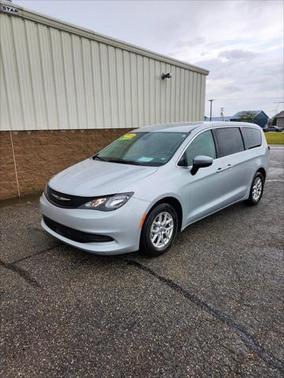 2023 Chrysler Voyager LX