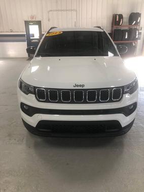 2023 Jeep Compass Latitude Lux