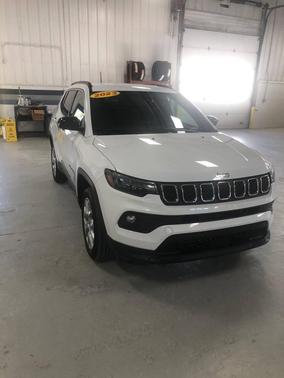 2023 Jeep Compass Latitude Lux