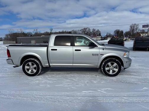 2017 RAM 1500 SLT