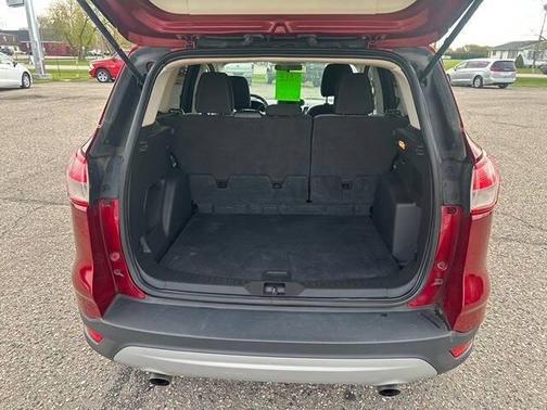 Ruby Red Metallic Tinted Clearcoat 2016 Ford Escape SE