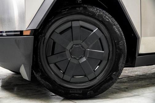 2025 Tesla Cybertruck All-Wheel Drive
