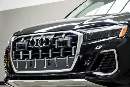 2025 Audi Q7 55 Premium Plus