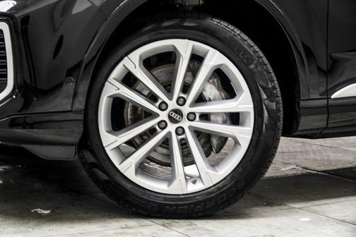 2025 Audi Q7 55 Premium Plus