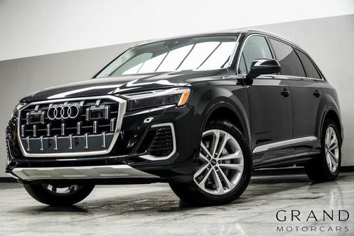 2025 Audi Q7 55 Premium Plus