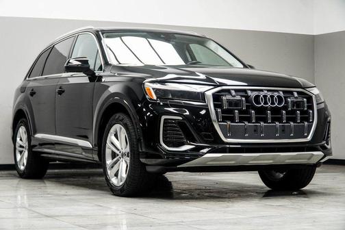 2025 Audi Q7 55 Premium Plus