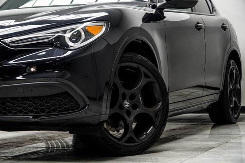 2023 Alfa Romeo Stelvio Estrema AWD
